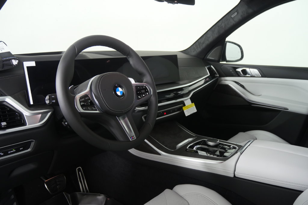 Used 2027 BMW X7 xDrive40i w/ M Sport Package AWD/4WD image 12