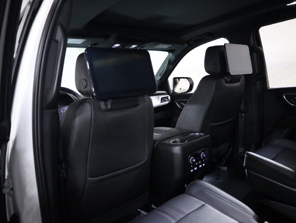 Used 2021 Chevrolet Tahoe RST w/ Luxury Package AWD/4WD image 46