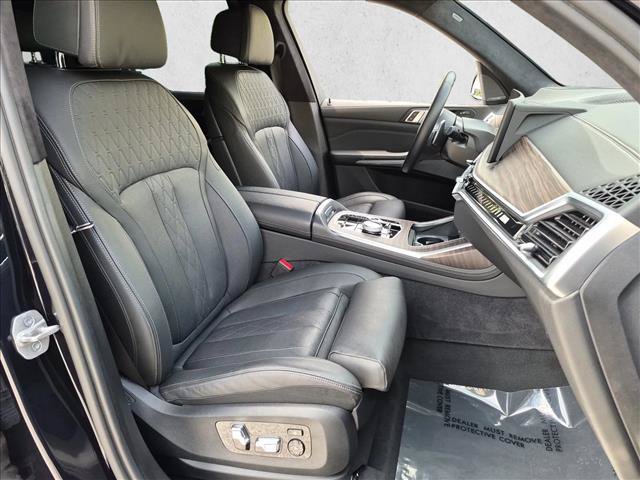 Used 2023 BMW X7 M60i w/ Executive Package AWD/4WD image 23