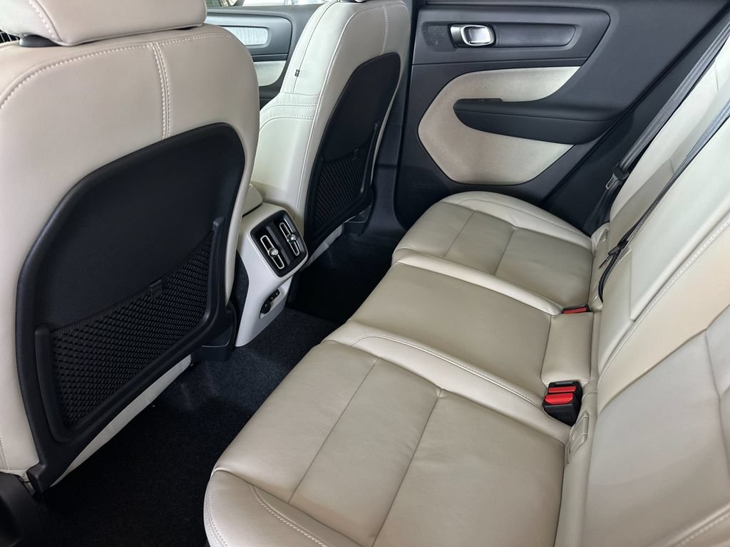 New 2026 Volvo XC40 B5 Plus w/ Protection Package Premier AWD/4WD image 11