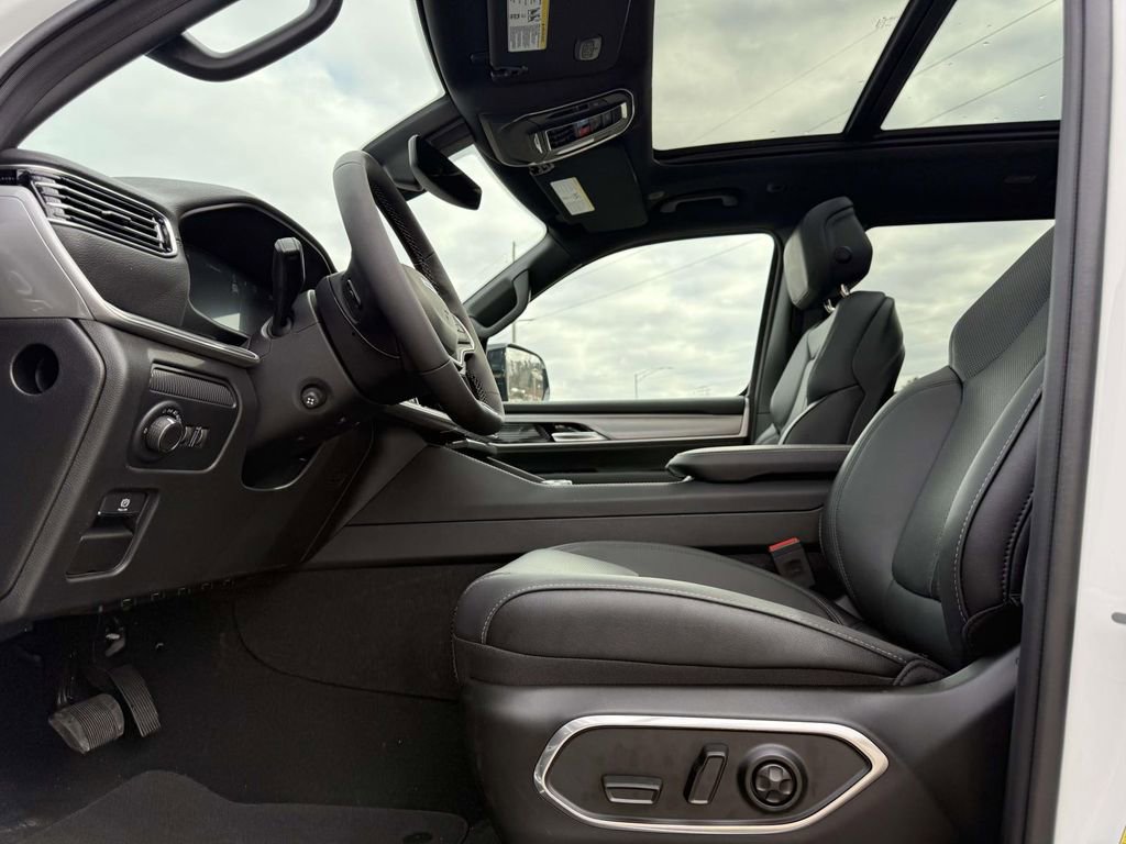 New 2026 Jeep Grand Wagoneer 4WD image 21