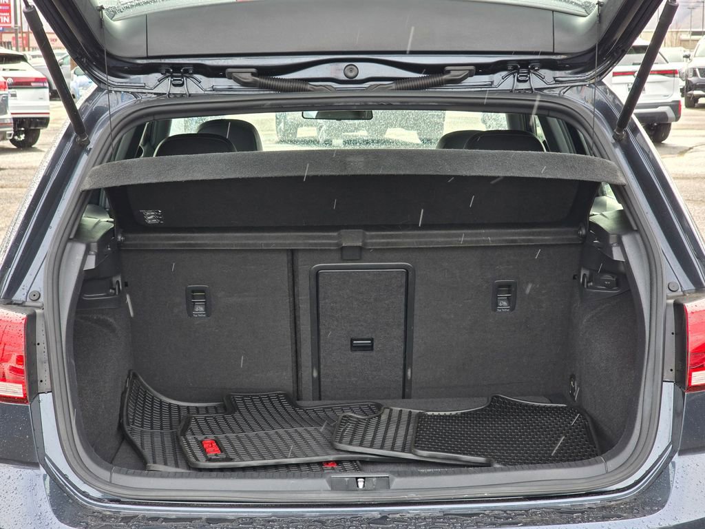 Used 2018 Volkswagen GTI SE w/ SE Leather Package image 14