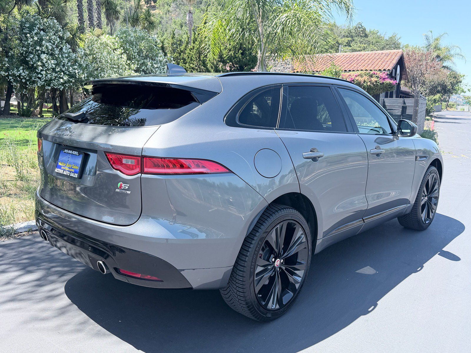 Used 2017 Jaguar F-PACE S AWD/4WD image 6