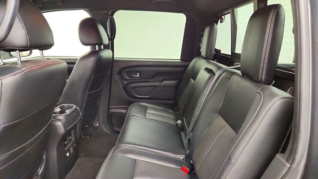 Used 2019 Nissan Titan SV w/ SV Convenience Package AWD/4WD image 19