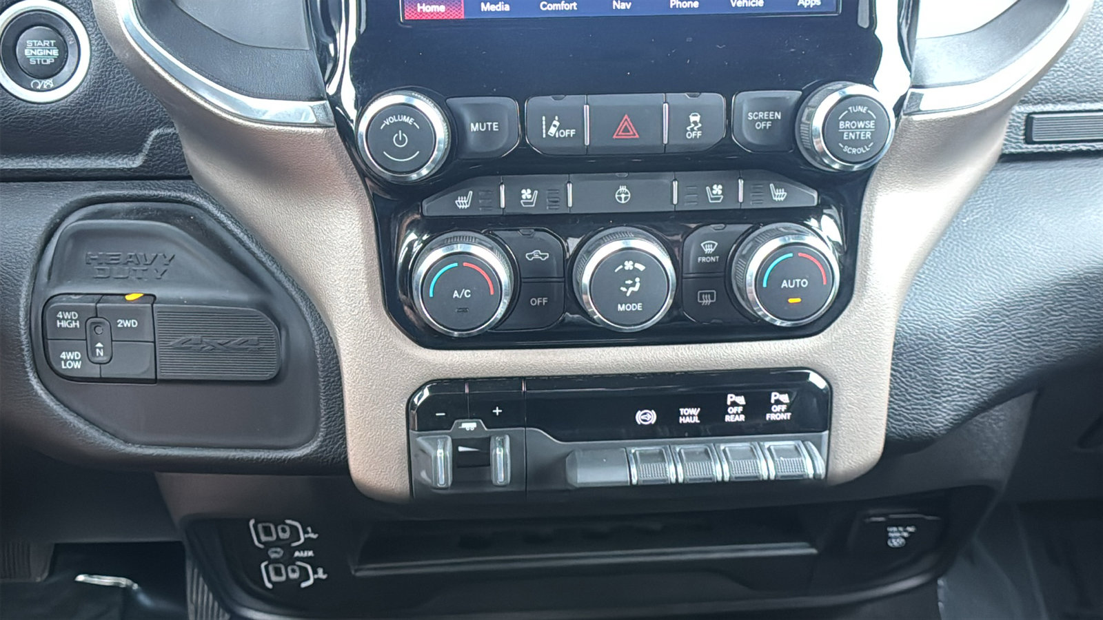 Used 2024 RAM 2500 Laramie w/ Safety Group image 30