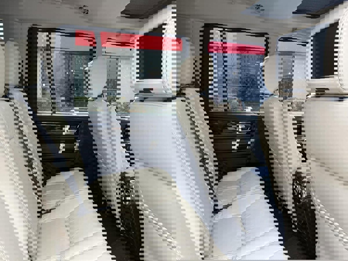 Used 2015 Land Rover LR4 HSE LUX image 36