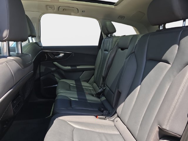 Used 2021 Audi Q7 2.0T Premium Plus w/ Premium Plus Package AWD/4WD image 18
