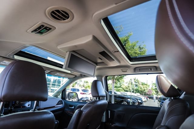 Used 2016 Toyota Sienna Limited Premium AWD/4WD image 41