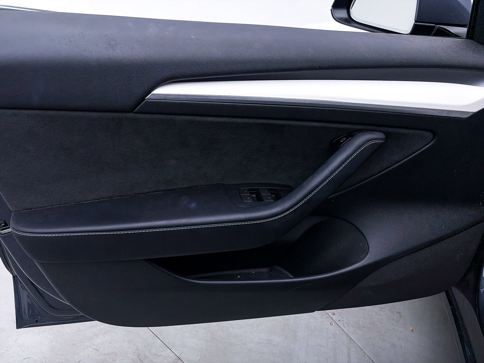 Used 2023 Tesla Model 3 Standard Range image 15