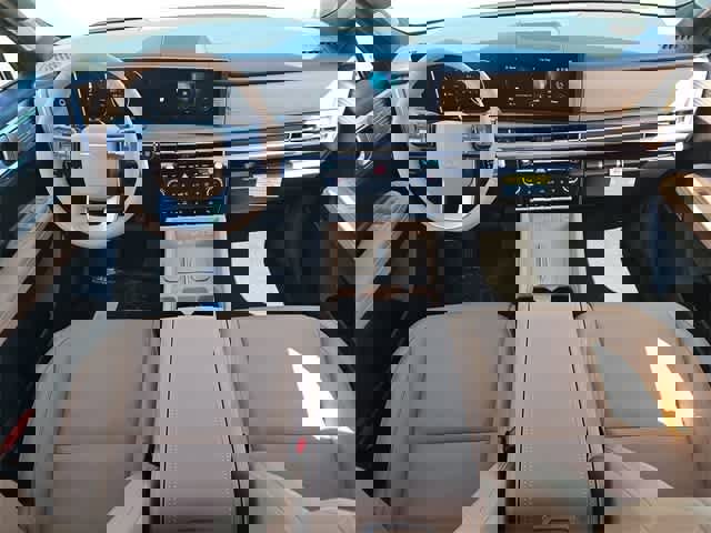 Used 2024 Hyundai Santa Fe Limited image 17