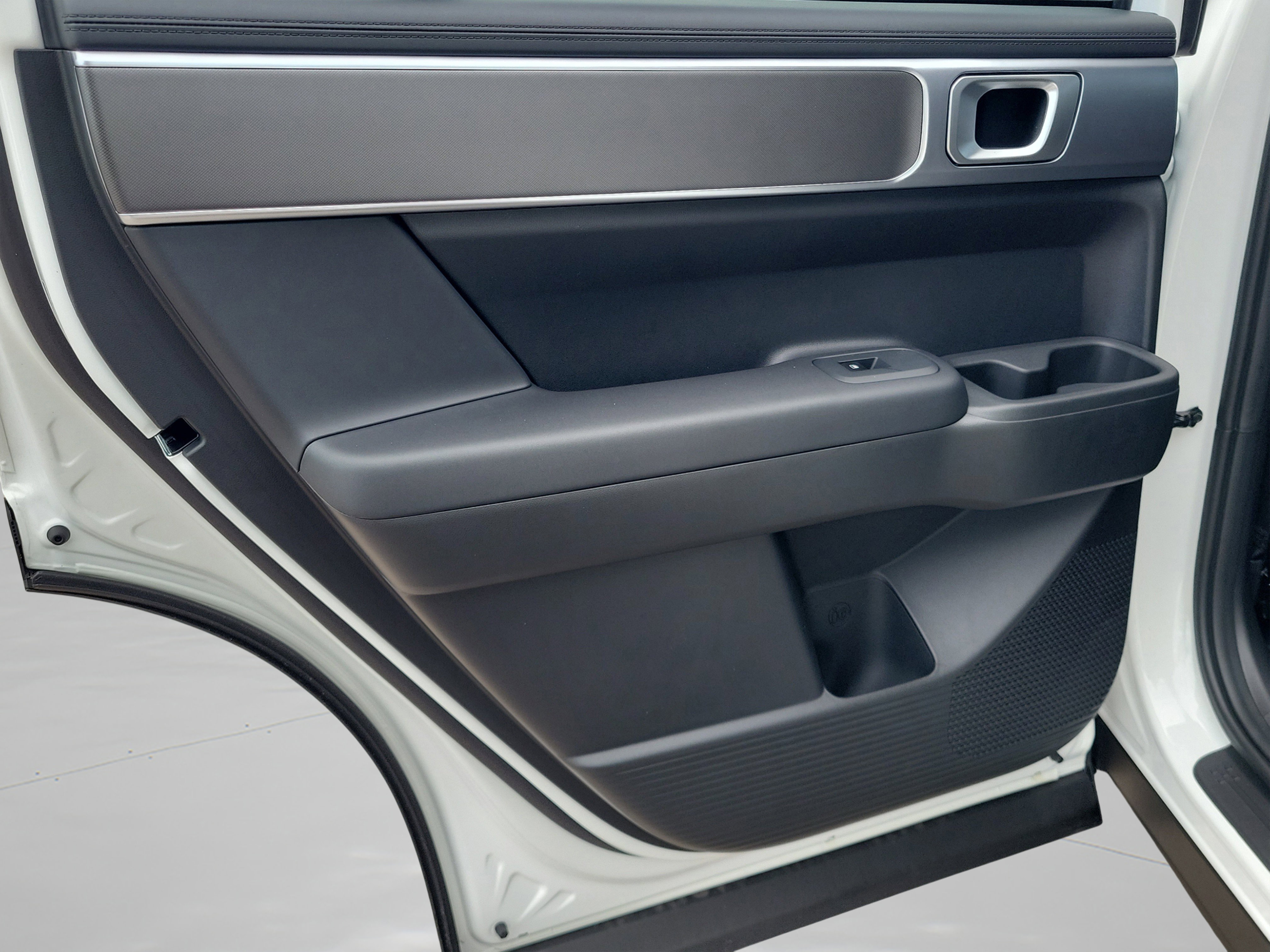 New 2026 Hyundai Santa Fe SE image 27