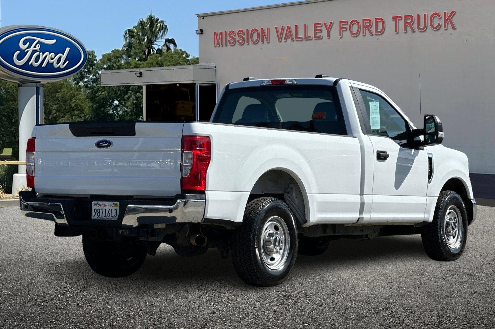 Used 2022 Ford F250 XL w/ Power Equipment Group image 4