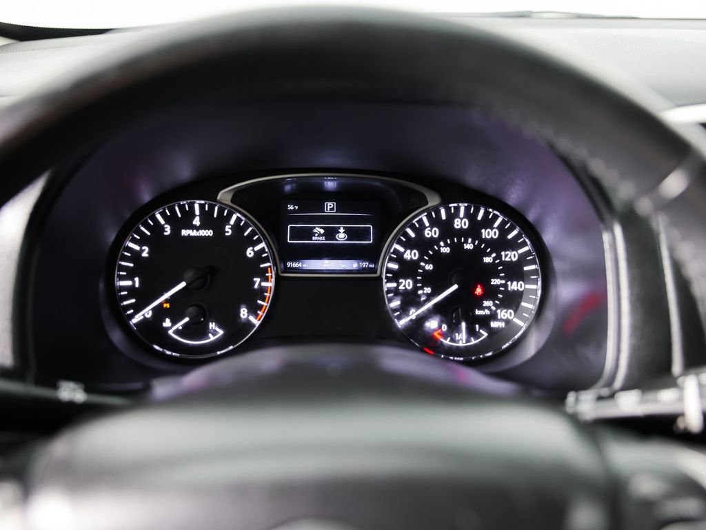 Used 2019 Nissan Pathfinder SV image 23