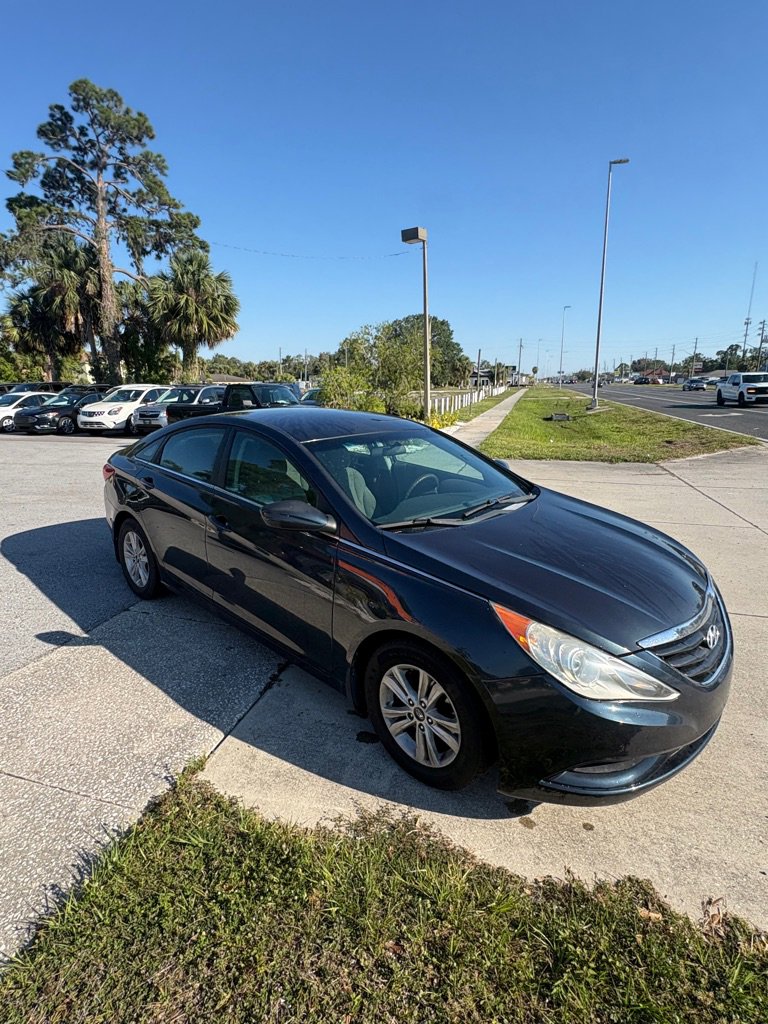 Used 2011 Hyundai Sonata GLS FWD image 3