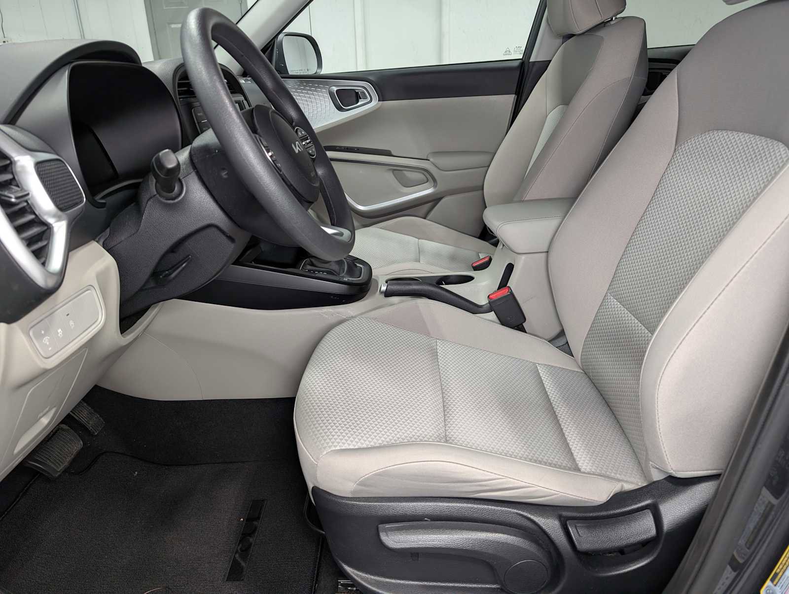 Certified 2023 Kia Soul LX image 4