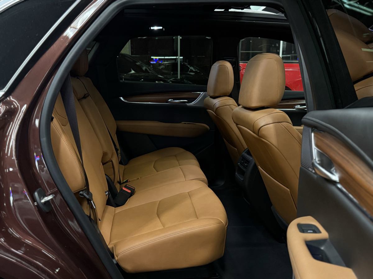 Used 2022 Cadillac XT5 Premium Luxury w/ LPO, Floor Liner Package image 24