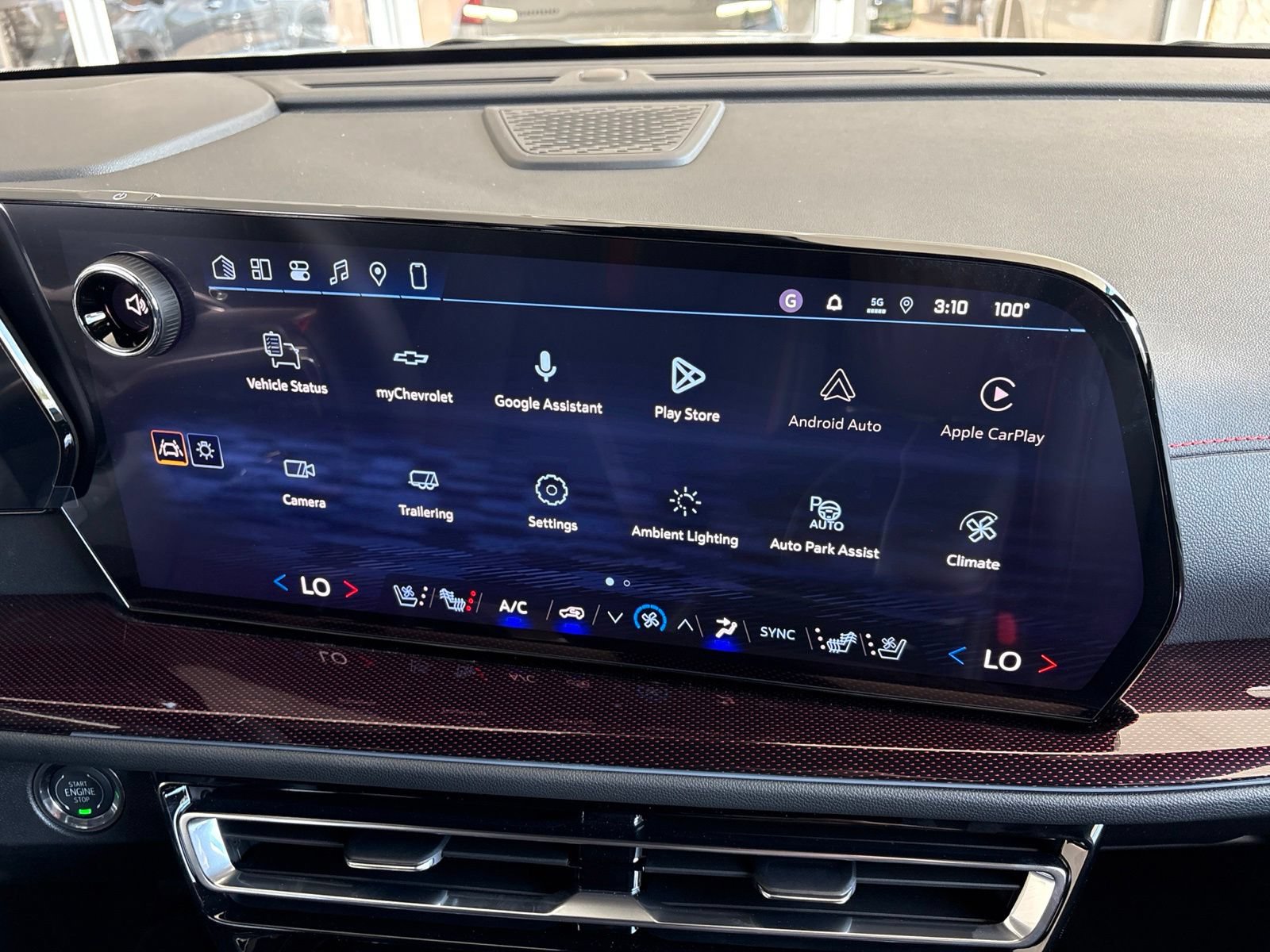 New 2027 Chevrolet Traverse RS AWD/4WD image 30