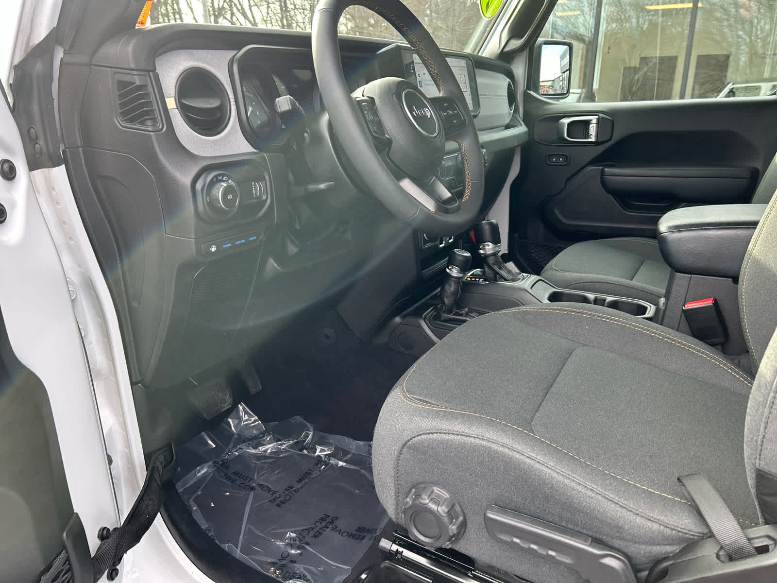 Used 2024 Jeep Wrangler Unlimited w/ Convenience Group AWD/4WD image 22