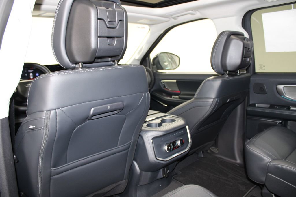 New 2026 Ford Expedition Platinum image 27