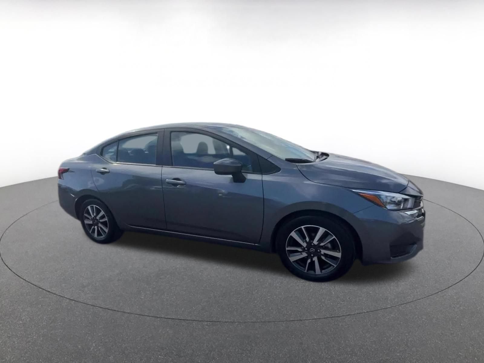 Used 2025 Nissan Versa SV FWD image 2