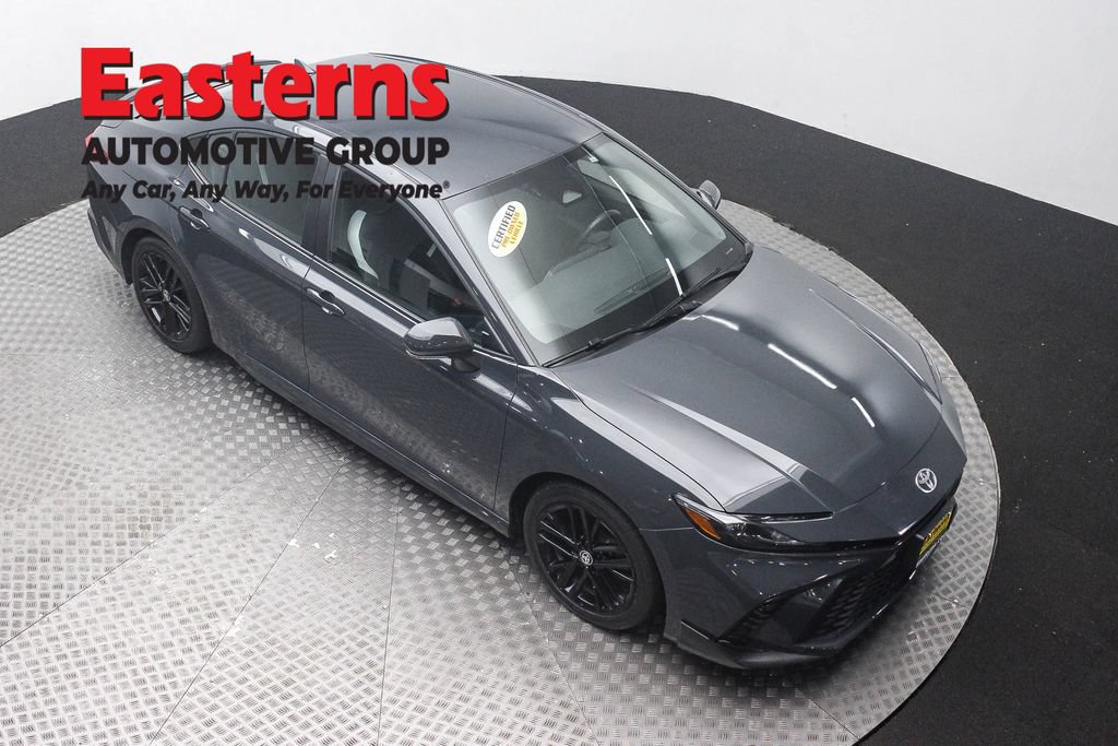 Used 2025 Toyota Camry SE FWD image 3
