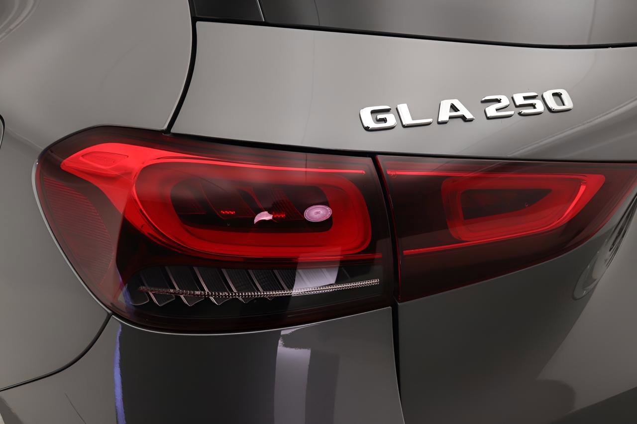 Certified 2023 Mercedes-Benz GLA 250 image 18