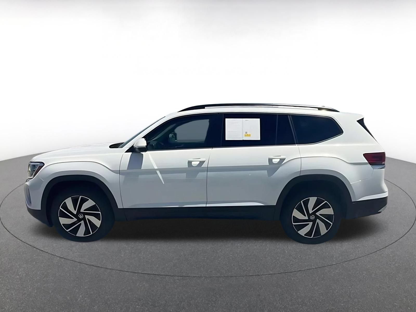 Used 2026 Volkswagen Atlas SE FWD image 10