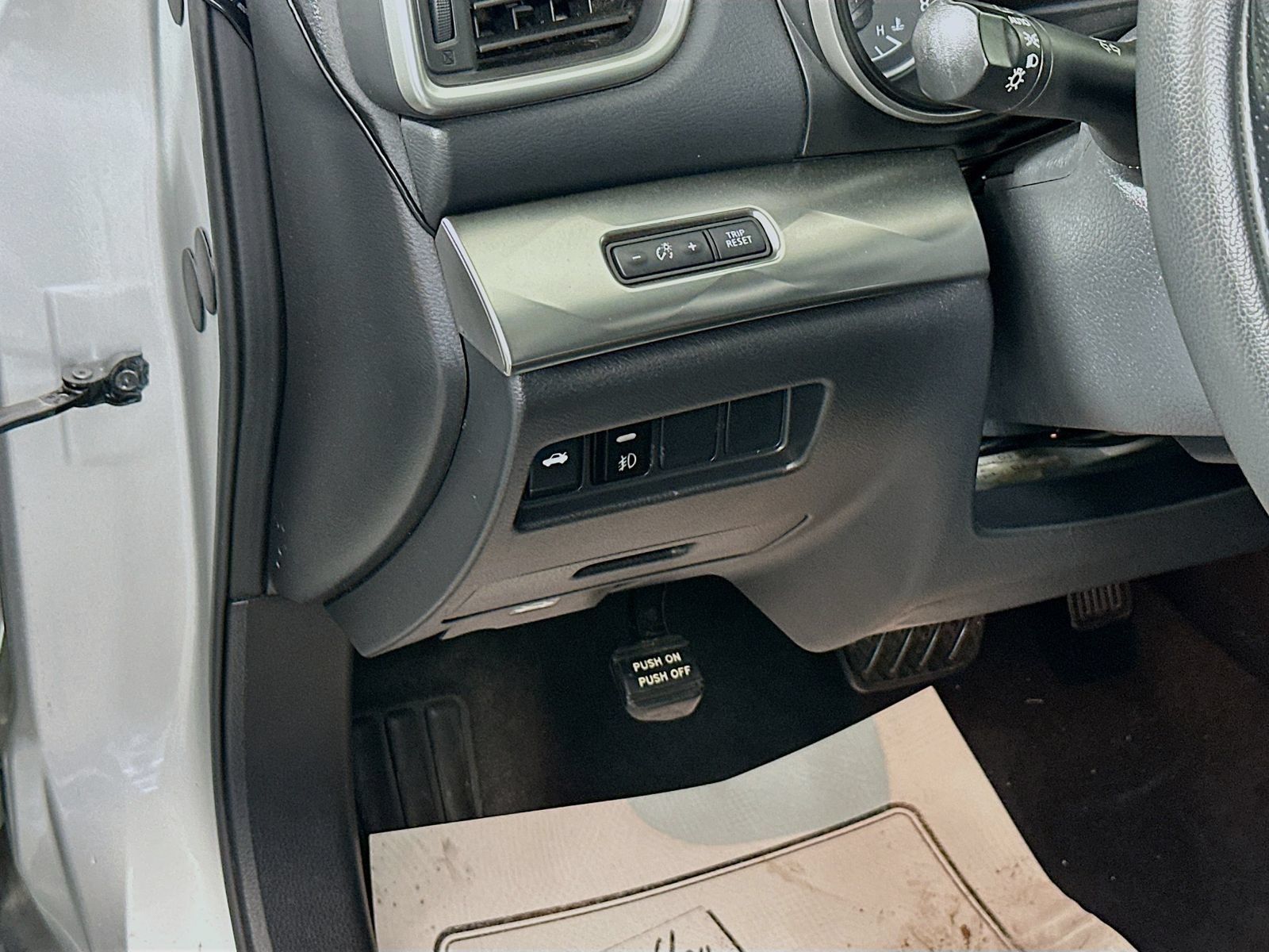 Used 2022 Nissan Maxima SV w/ Floor Mat Group FWD image 10