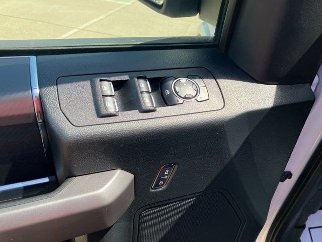 Used 2020 Ford F150 XLT w/ Equipment Group 302A Luxury AWD/4WD image 13