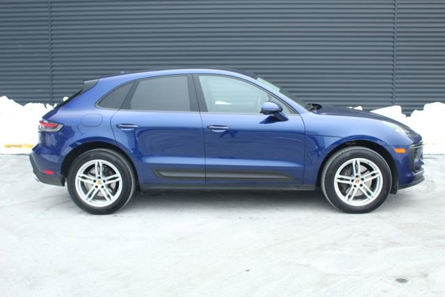Certified 2024 Porsche Macan image 9