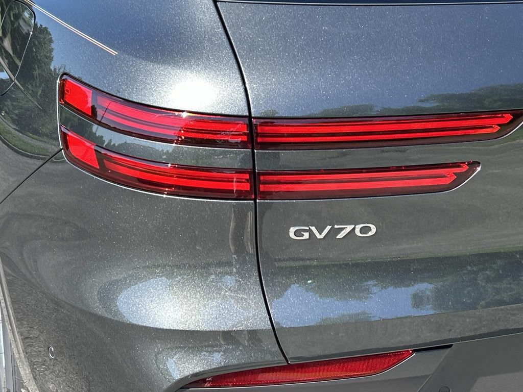 New 2026 Genesis GV70 2.5T Advanced w/ G1 Accessory Package AWD/4WD image 12