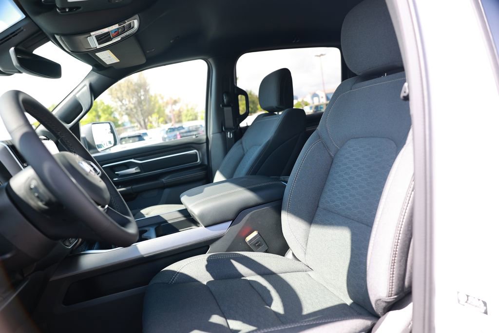 New 2026 RAM 1500 4x4 Crew Cab image 16