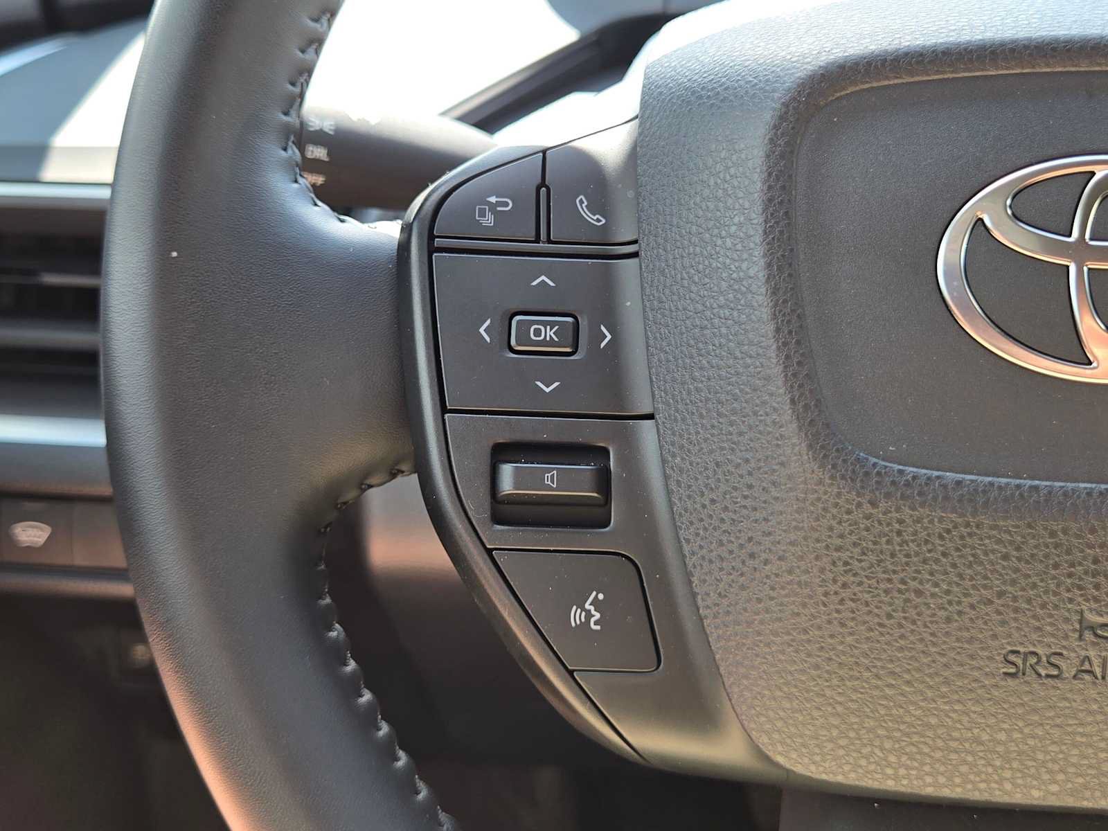 Certified 2024 Toyota Prius LE AWD/4WD image 31
