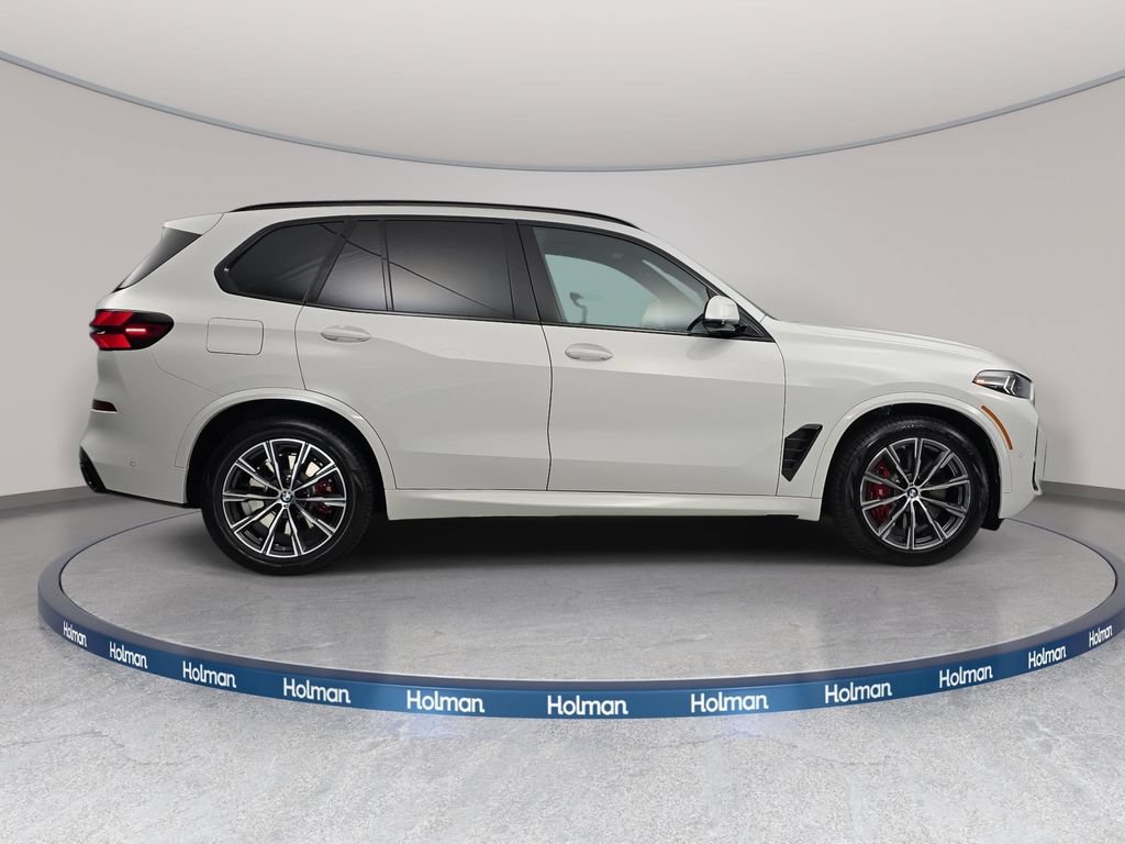 New 2026 BMW X5 xDrive50e w/ M Sport Package AWD/4WD image 4