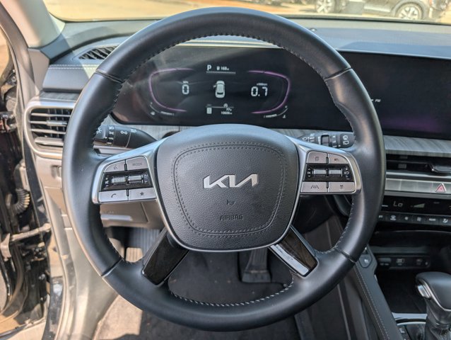 Used 2024 Kia Telluride EX w/ EX Captain's Chair Package image 20