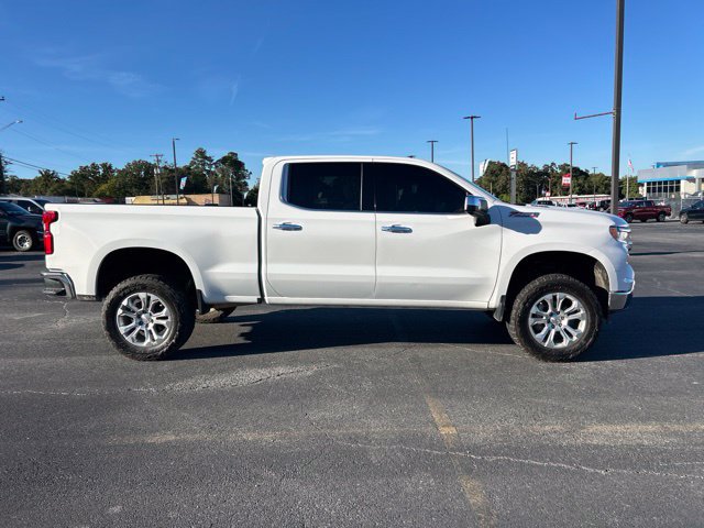 Used 2025 Chevrolet Silverado 1500 LTZ AWD/4WD image 5