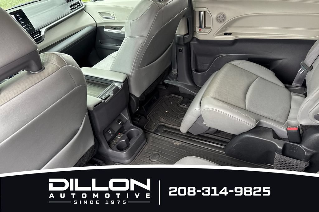 Used 2024 Toyota Sienna Limited AWD/4WD image 15