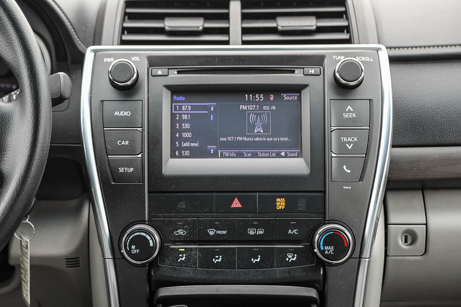 Certified 2017 Toyota Camry LE image 14