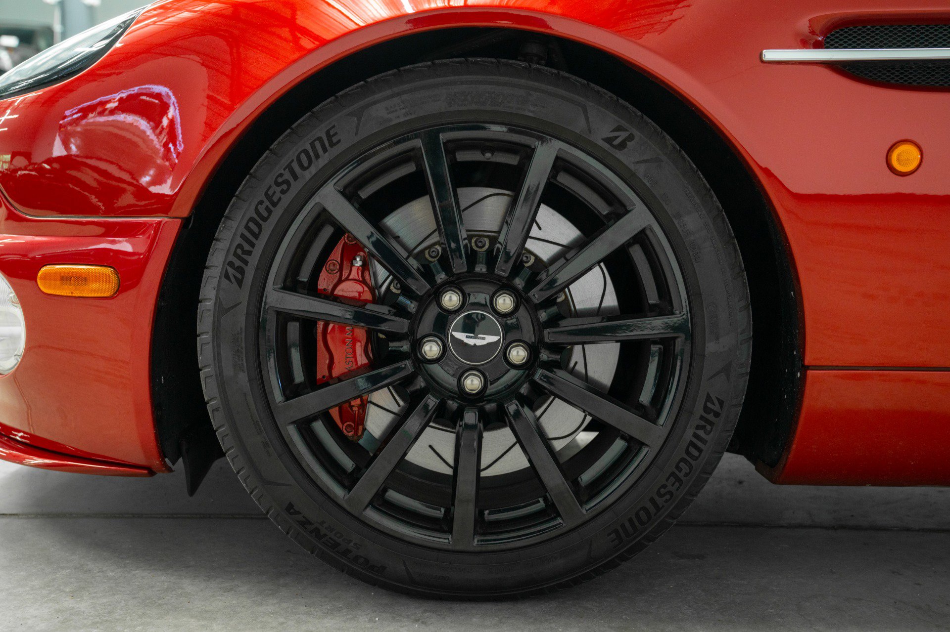 Used 2005 Aston Martin Vanquish S RWD image 9