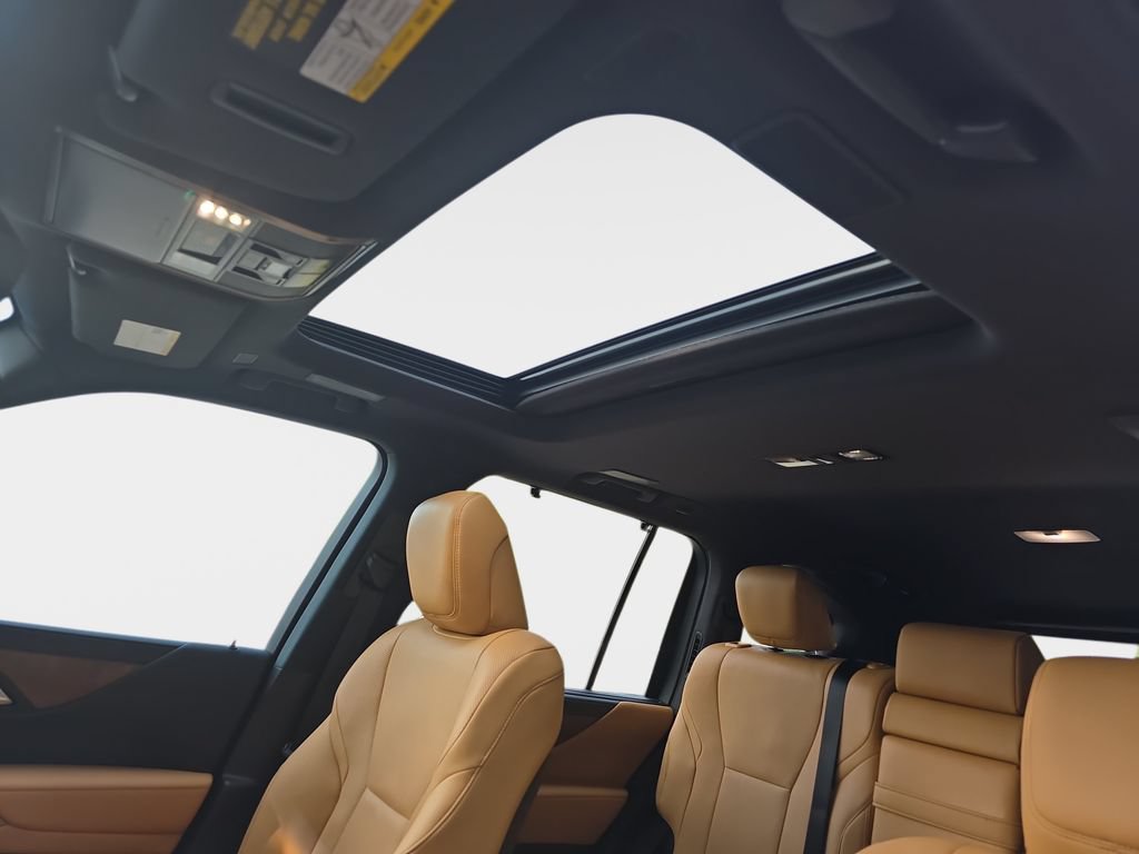 Certified 2024 Lexus LX 600 4WD w/ Appearance Package image 31
