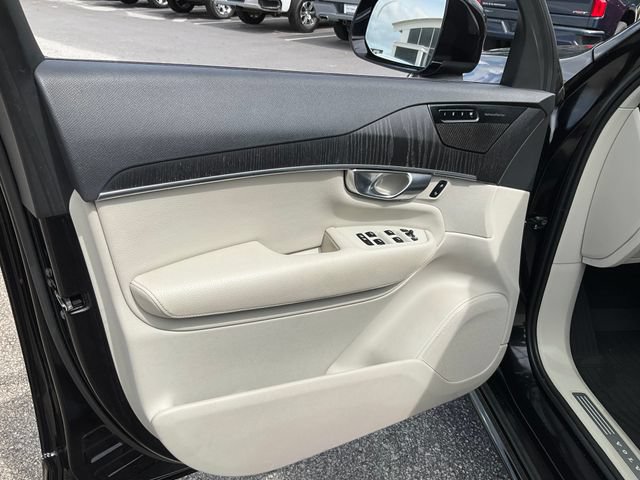 Used 2020 Volvo XC90 T6 Momentum AWD/4WD image 7