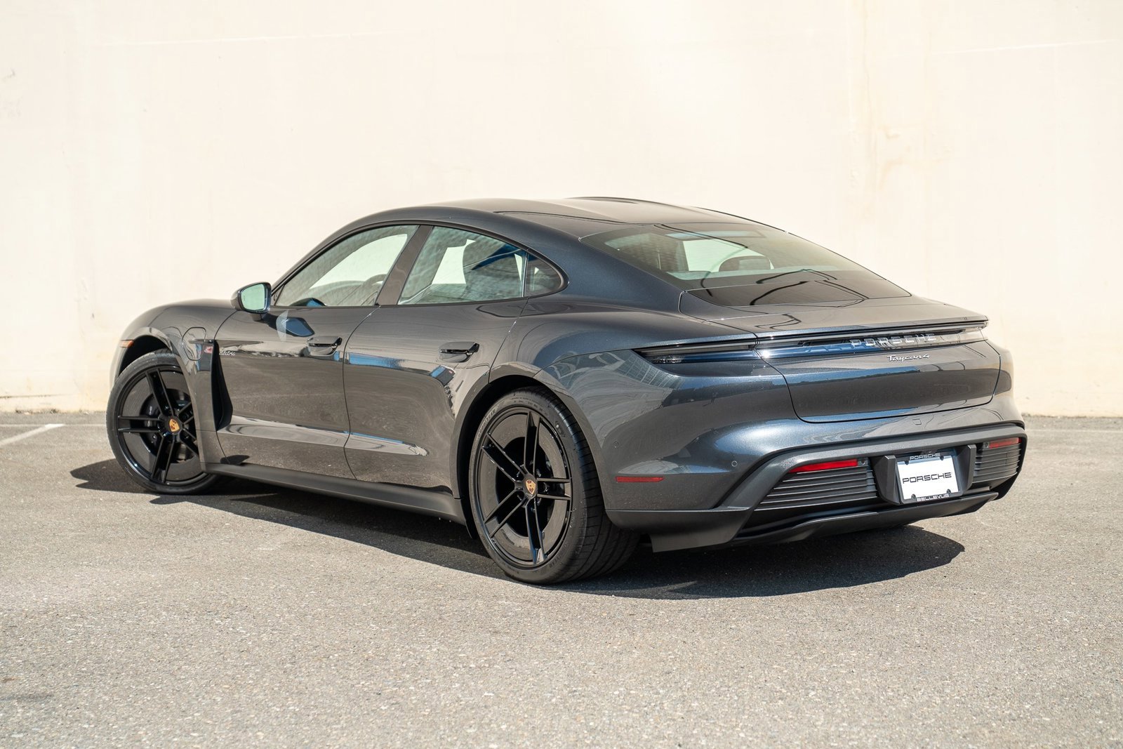 Used 2025 Porsche Taycan image 3