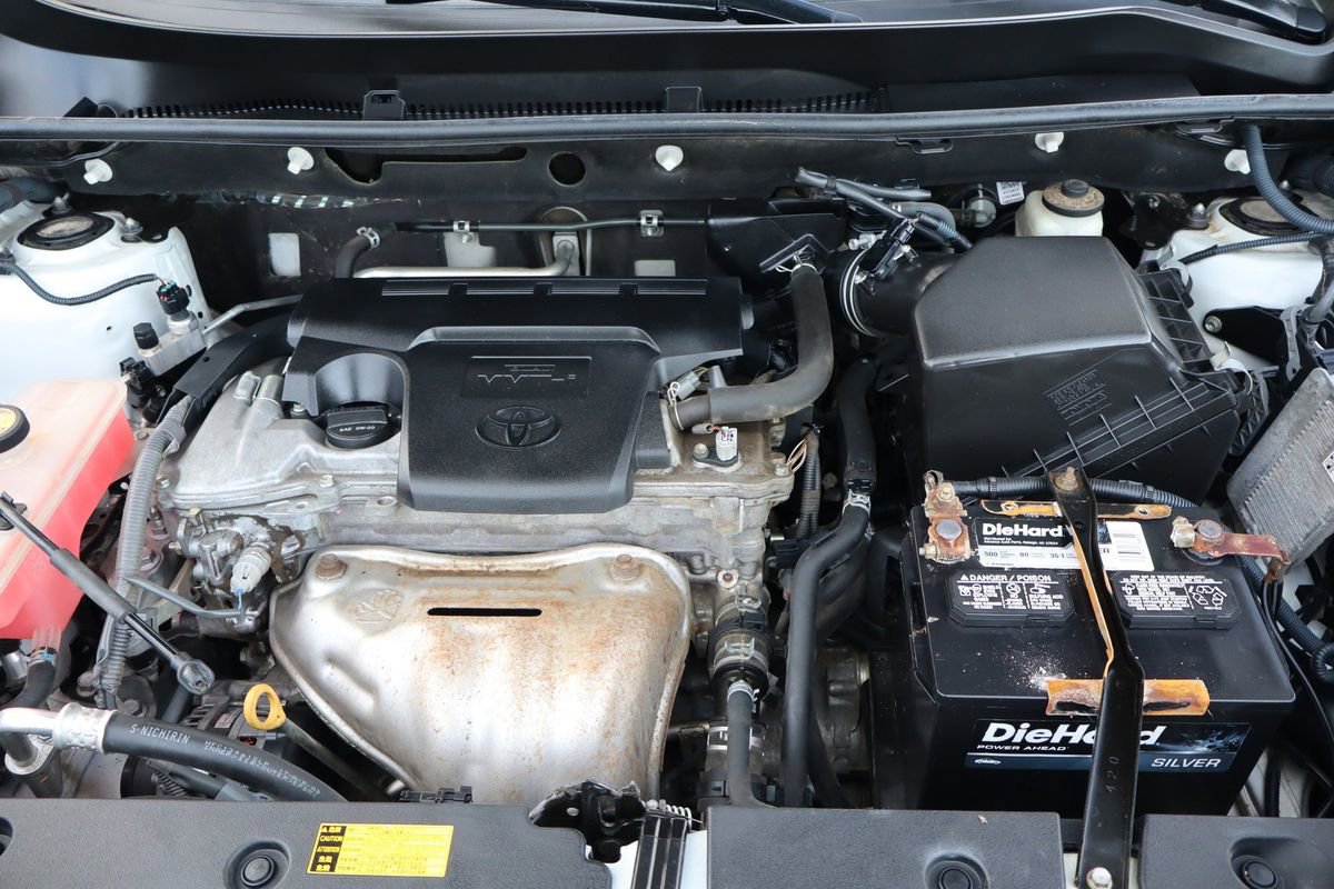 Used 2014 Toyota RAV4 Limited w/ Technology Package image 40