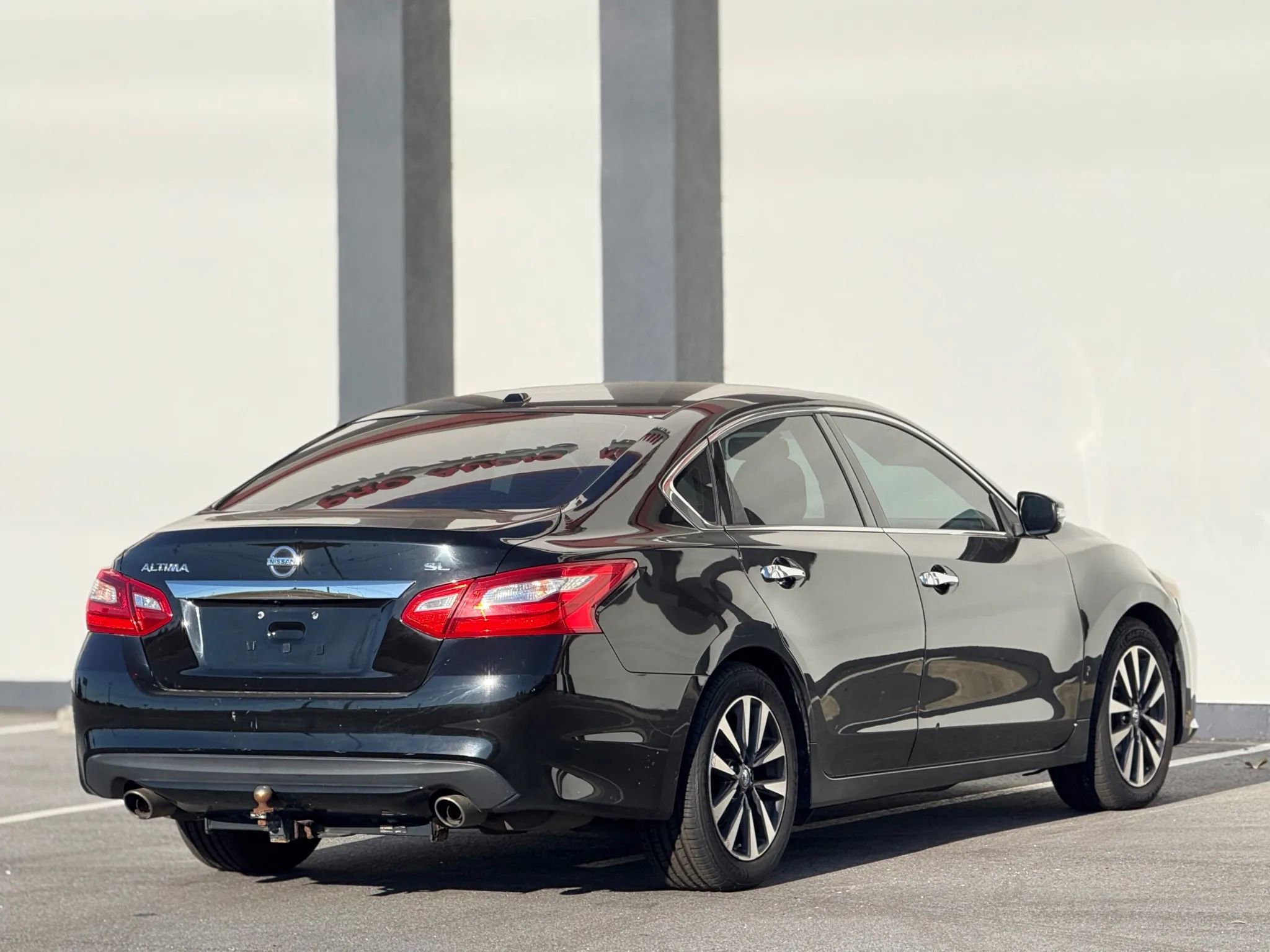 Used 2017 Nissan Altima 2.5 SL w/ 2.5 Technology Package FWD image 9