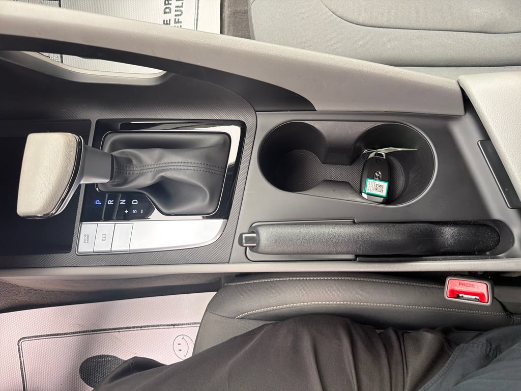 Certified 2023 Hyundai Elantra SEL FWD image 24