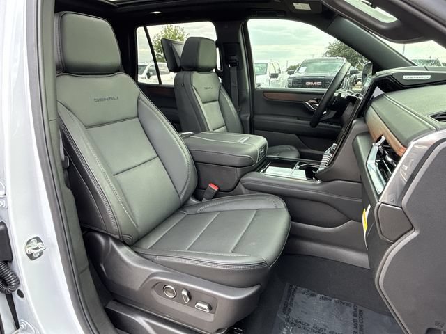 Used 2026 GMC Yukon Denali w/ Denali Reserve Package AWD/4WD image 34