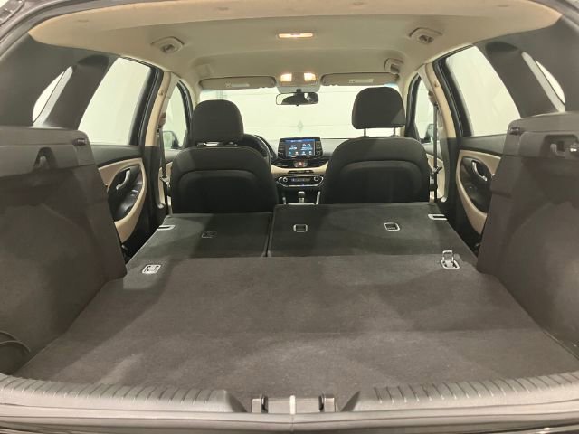 Used 2018 Hyundai Elantra GT FWD image 32