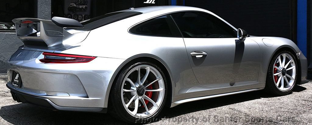 Used 2018 Porsche 911 GT3 w/ Sport Chrono Package RWD image 6