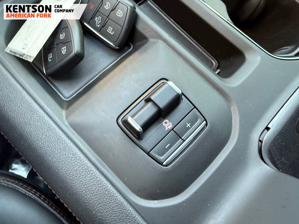 Used 2025 GMC Sierra 2500 AT4 w/ AT4 Premium Plus Package image 27