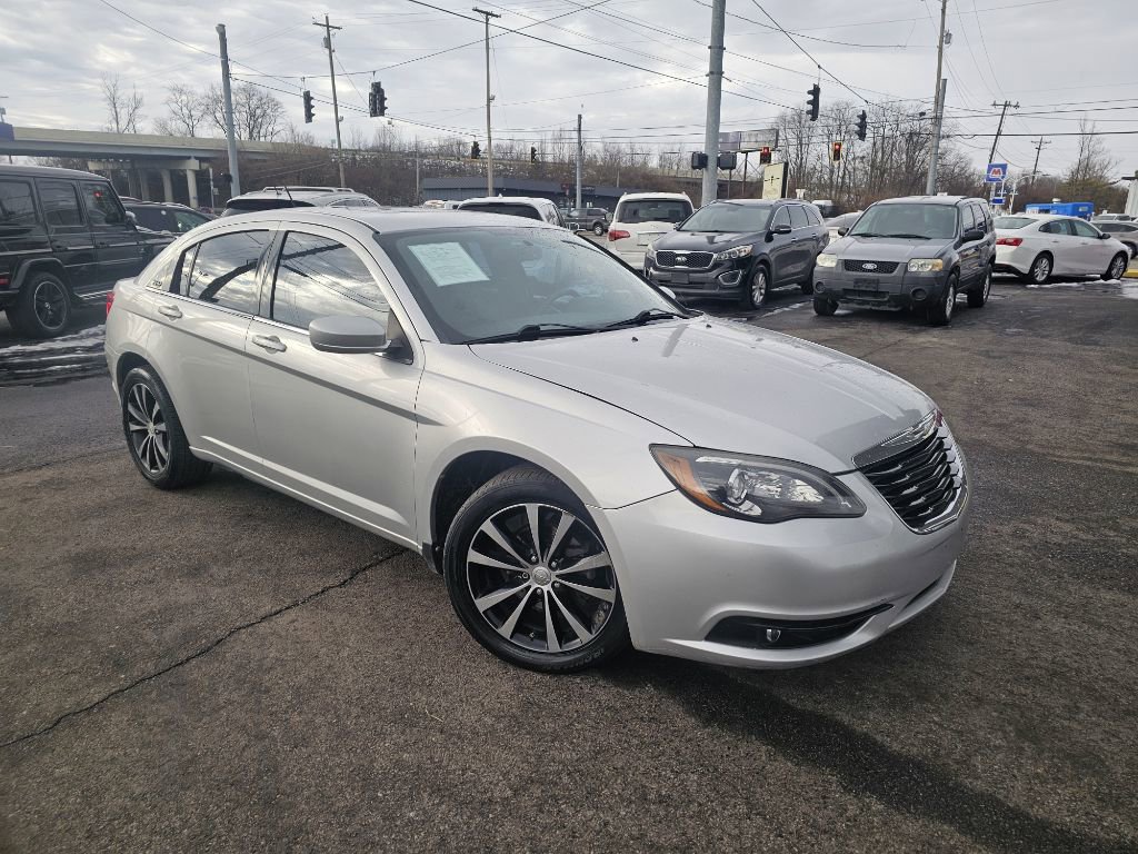 Used 2012 Chrysler 200 S image 1
